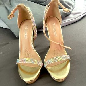 Heels from Estelle’s dresses size 6 color gold